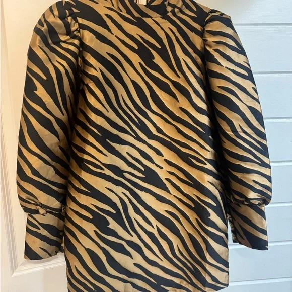 NWT mini dress 
This is the cutest dress. Very nice material. Sold out online. - Picture 6 of 10